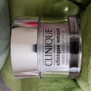Clinique Smart Broad Spectrum SPF 15 Moisturizer 1.7 FL oz